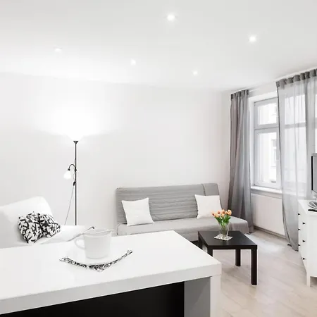 Cozy Strzelecka Old Town By Renters